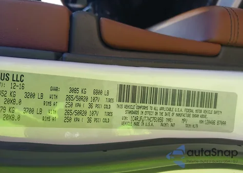 2017 Jeep Grand Cherokee Summit 4X4 z USA, uszkodzony, nr VIN 1C4RJFJT7HC751056